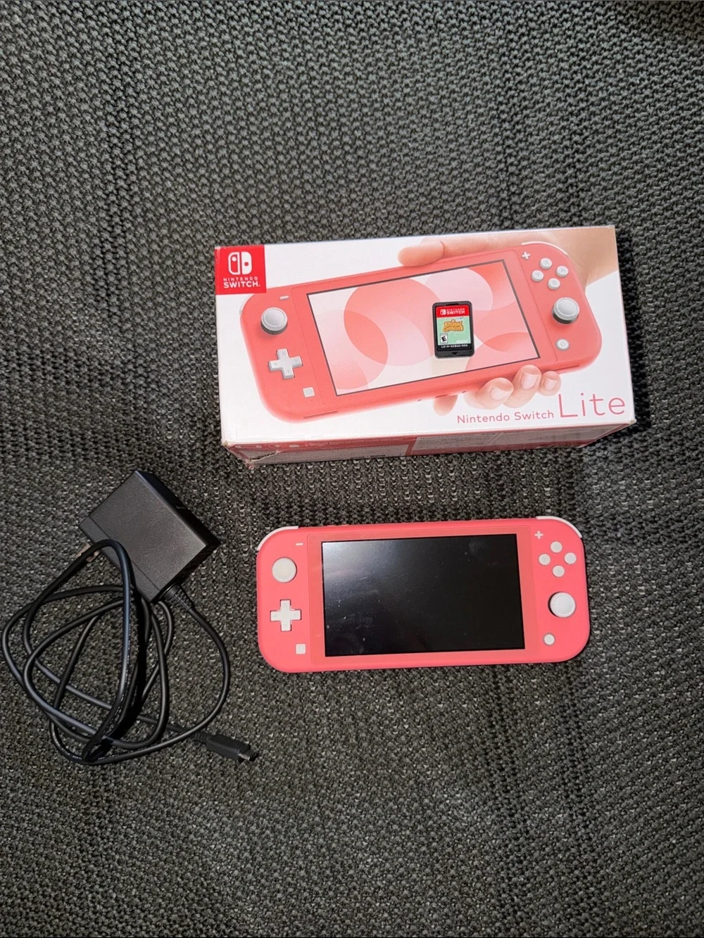 Nintendo Switch Lite Coral Pink PLUS Animal Crossing New Horizons